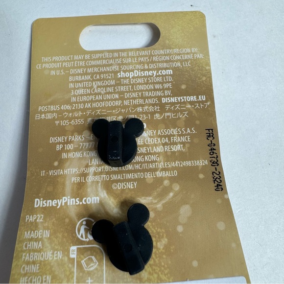 NWT. 2023 Disney Parks Turn Over Time Lion King Pumbaa Moving Hourglass LE Pin - Picture 8 of 8